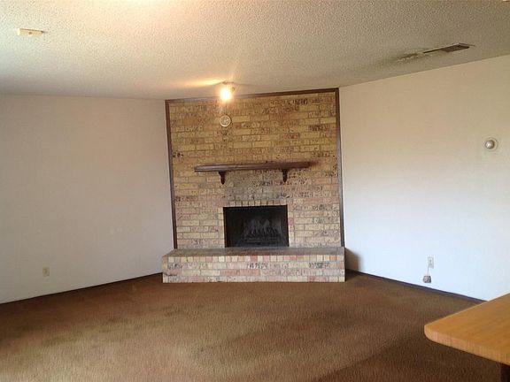 2nd image of 1044 Meadowview Dr