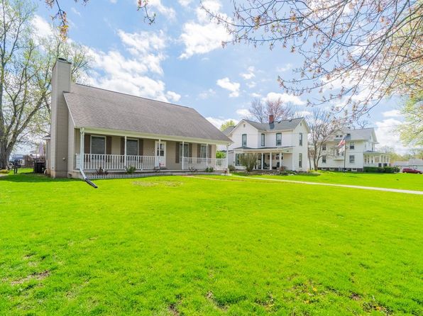 505 E Cole St, Heyworth, IL 61745