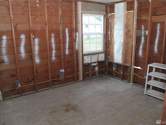 4th image of 1715 Snyder Ave