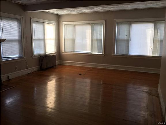 2nd image of 8 Beekman Ave