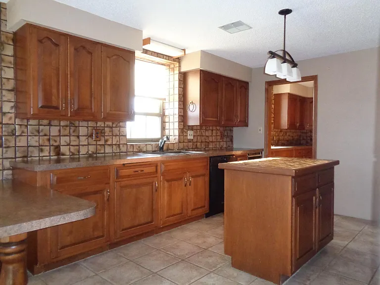 303 N Kansas Ave #201 — Photo 5