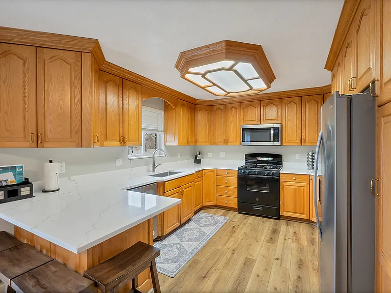 1530 W South Jordan Pkwy — Photo 8