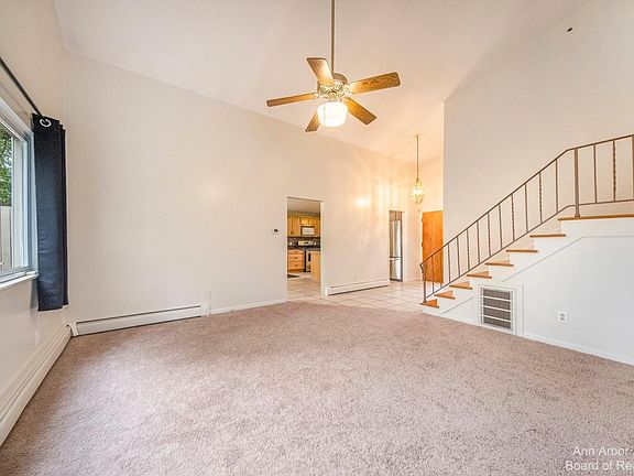 5th image of 2240 Valley Dr