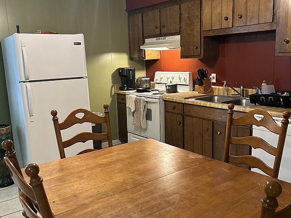 3rd image of 3837 Cider Dr