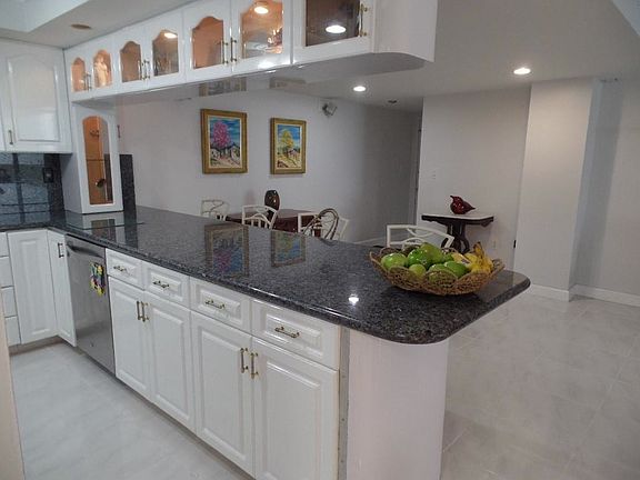 4th image of 1621 Collins Avenue # Fl 4th