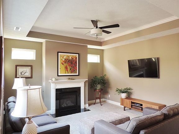 4th image of 8372 Park Place Cir