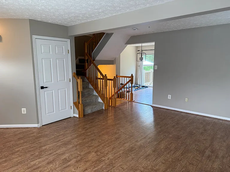 1097 Jeanett Way — Photo 9