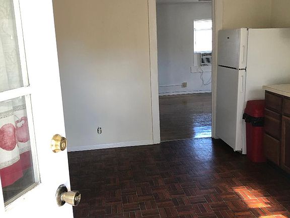5th image of 2114 Oakridge Dr APT D