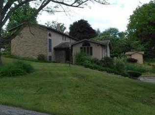 5630 Pilgrim Rd, Erie, PA 16509