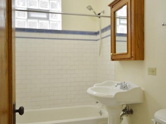 2nd image of 2118 W Berteau Ave #3