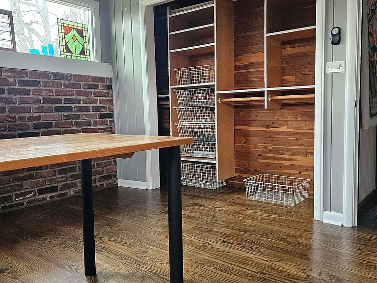 Office space / second room for renter