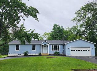 5900 Lathrop Dr, Cicero, NY 13039