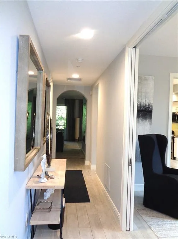2 bed, 2.0 bath, 2050 sqft, $3,700 — Photo 2