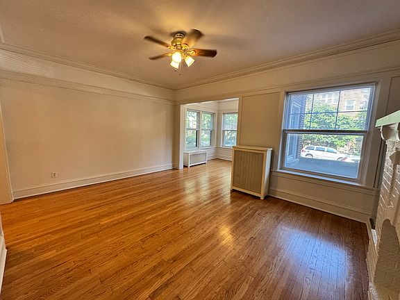 5th image of 6528 N Bosworth Ave Unit 1