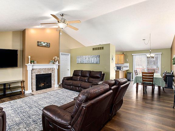 2nd image of 9843 Iosco Ridge Dr