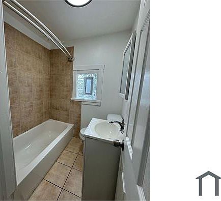 5th image of 3545 N 11th St Floor 3