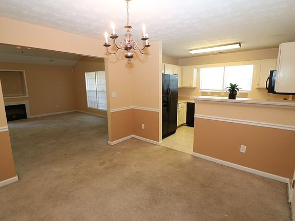4th image of 3020 Pepperhill Dr
