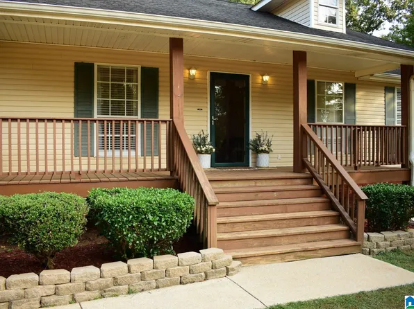 3878 Black Hawk Dr, Bessemer, AL 35022