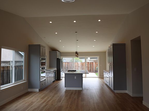 5th image of 6981 El Marcero Ct
