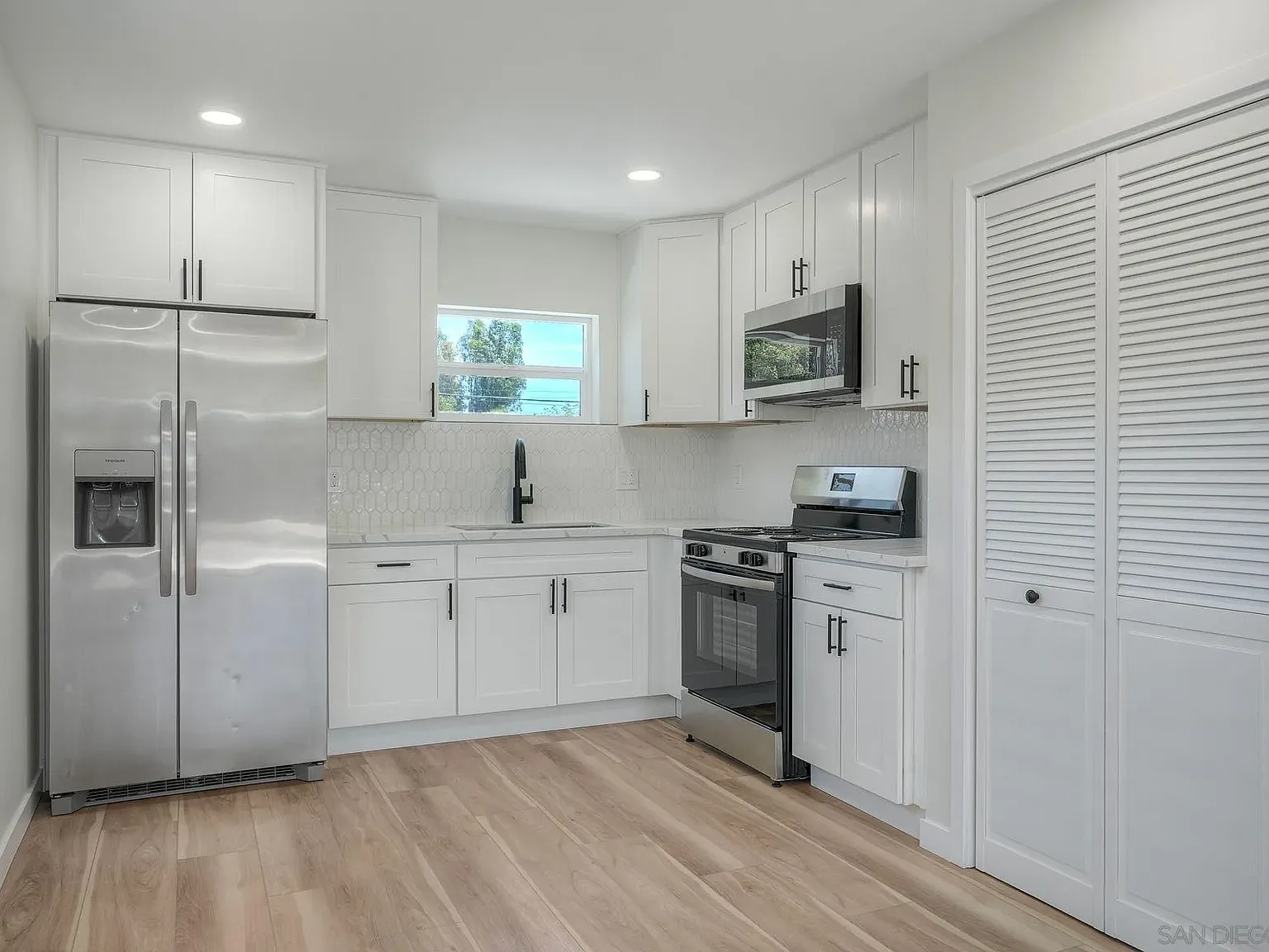 2 bed, 2.0 bath, 800 sqft, $2,600 — Photo 1