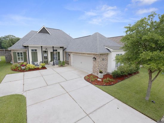 3135 Meadow Grove Ave, Zachary, LA 70791