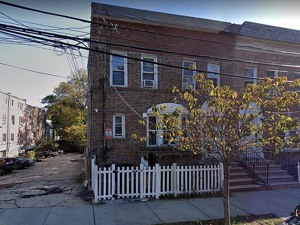 1st image of 3830 Pratt Ave