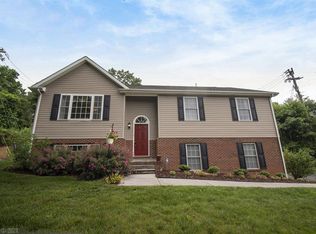 615 Ellett Rd, Blacksburg, VA 24060