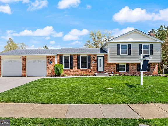 3rd image of 510 Appletree Dr NE