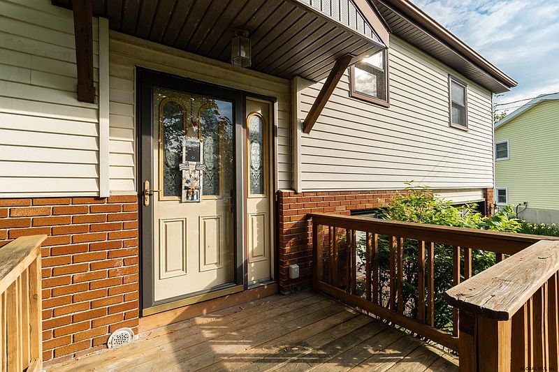 3rd image of 3 GARFIELD Place