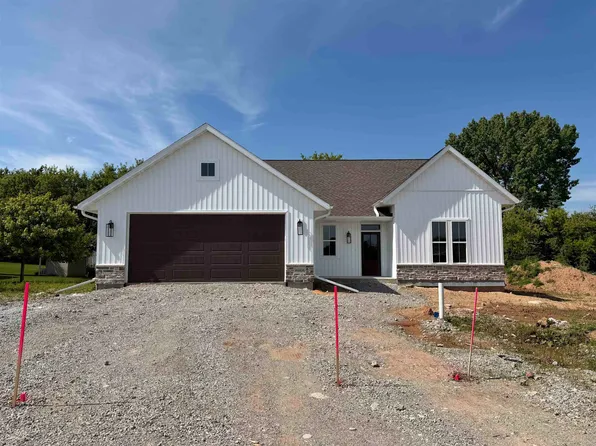 W6838 Goldfinch Dr, Greenville, WI 54942