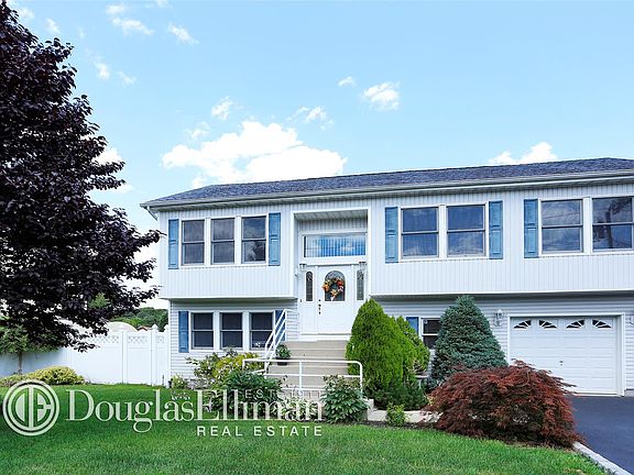 4th image of 61 Beatrice Ave