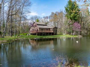 396 39th St, Allegan, MI 49010
