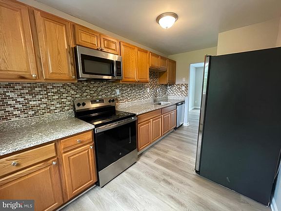 4th image of 1909 Eloise Ln