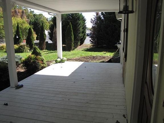 3rd image of 2325 Sorrel Ln