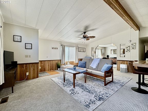 3rd image of 5400 Meeker Dr Unit 28