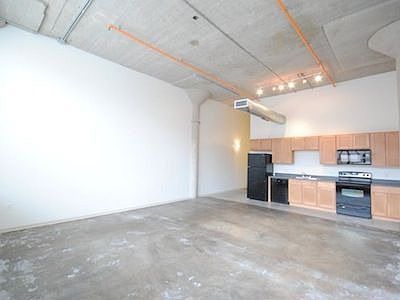 4th image of 1818 Washington Ave APT 215