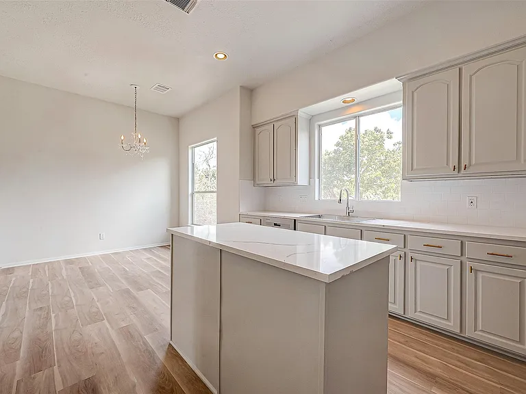 2150 Stacy Knl — Photo 22