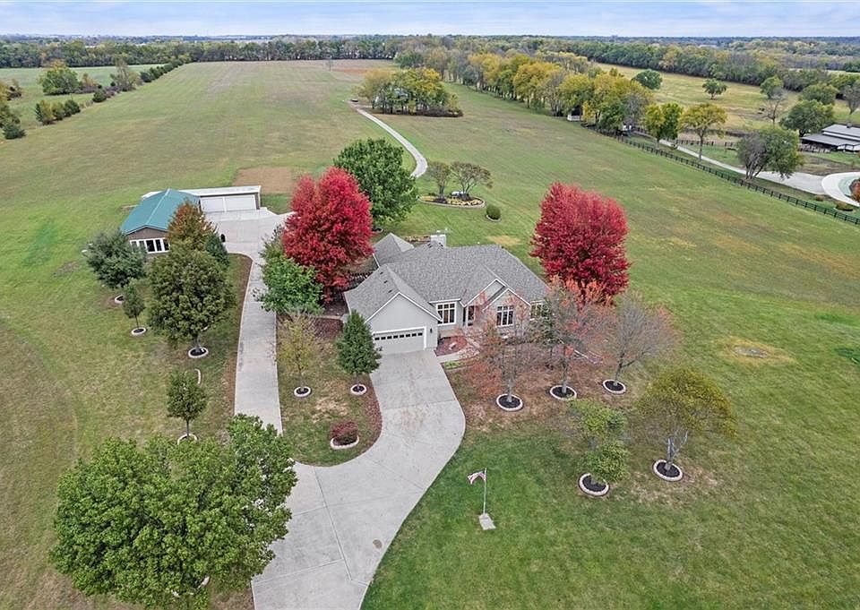 1st image of 24200 W 199th St