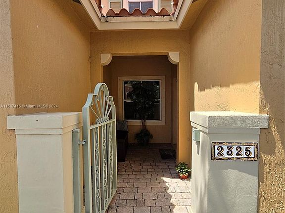 3rd image of 2325 Anchor Ct #4003