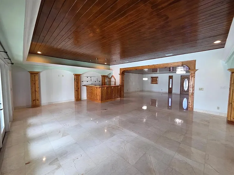 3927 E Eden Roc Cir — Photo 8