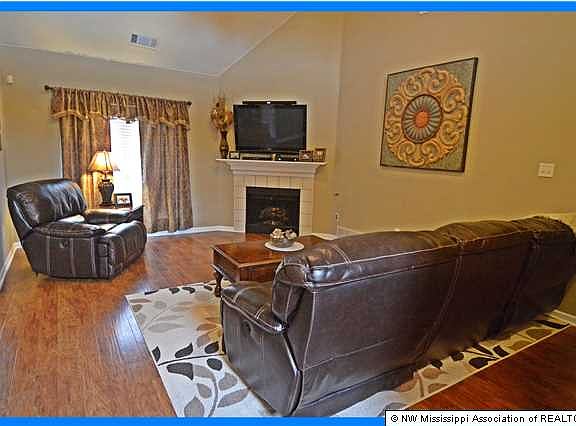 3rd image of 7346 Creekside Dr