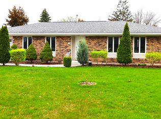 15 Mikan Ln, Romeoville, IL 60446