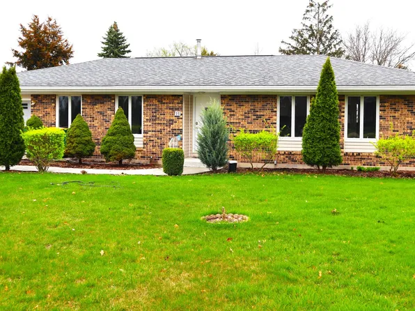 15 Mikan Ln, Romeoville, IL 60446