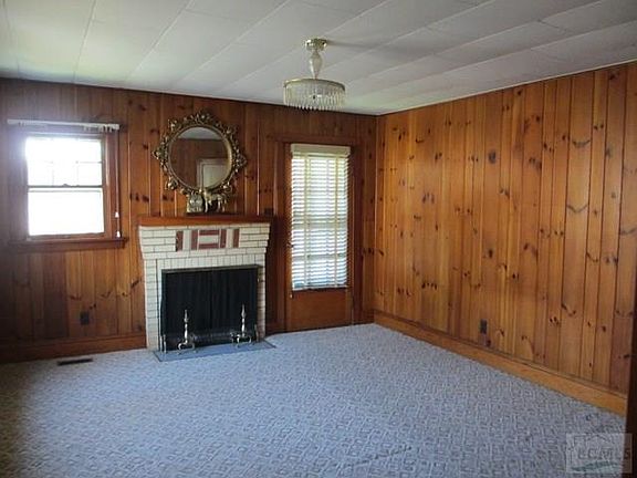 4th image of 1009 Berry Ave SE