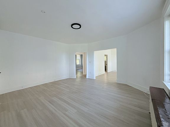 5th image of 496 Gettysburg St Floor 1