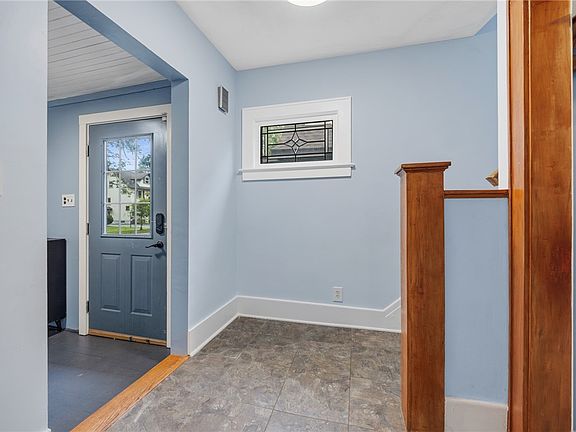 4th image of 124 Parkside Cres