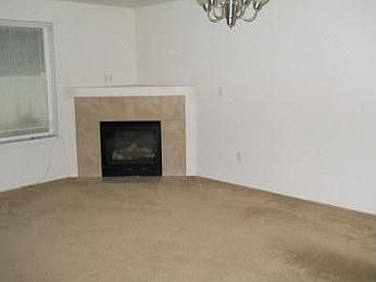 4th image of 13705 NE 30th Cir
