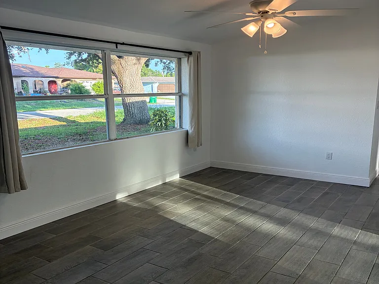 3287 Great Neck St — Photo 12