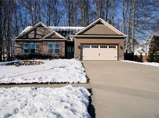 38 W Maple Dr, Seville, OH 44273