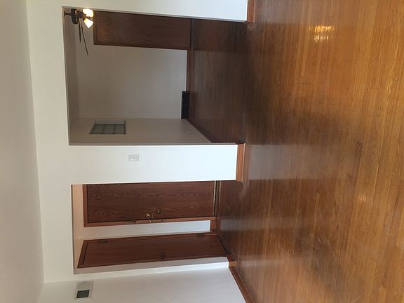 3rd image of 4605 Jamieson Ave APT E